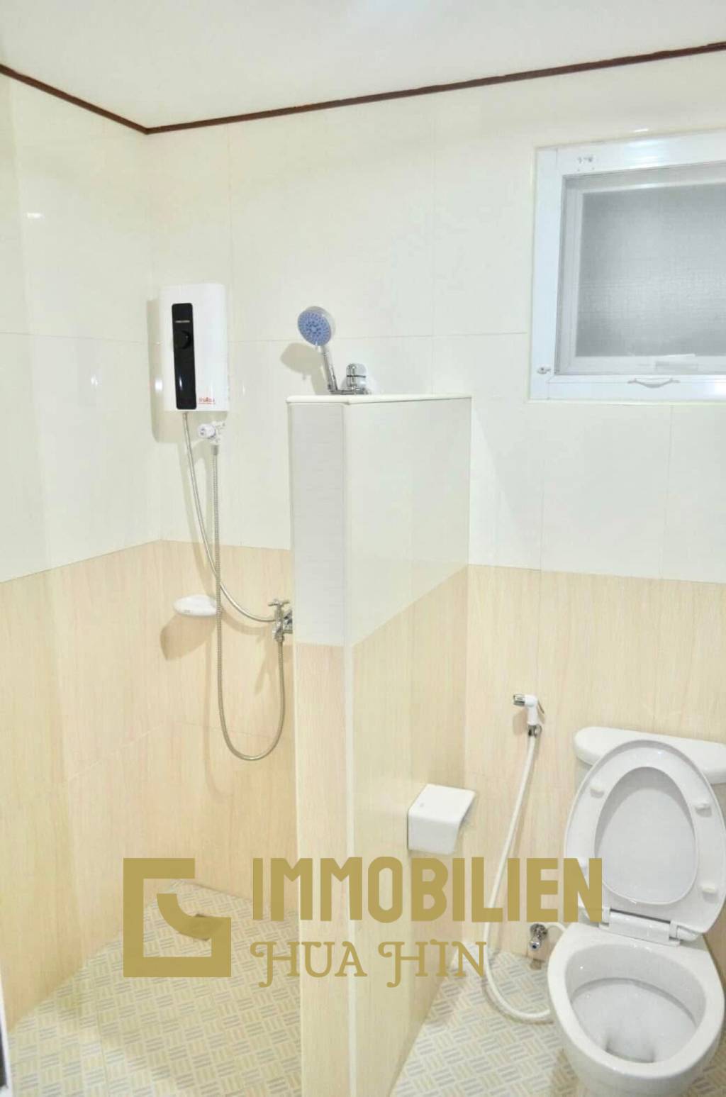 Dringender Verkauf! Zweistöckiges Geschäftsgebäude mit Mieter