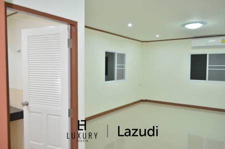 Urgent Sale! 3-Story Commercial Building with Tenant