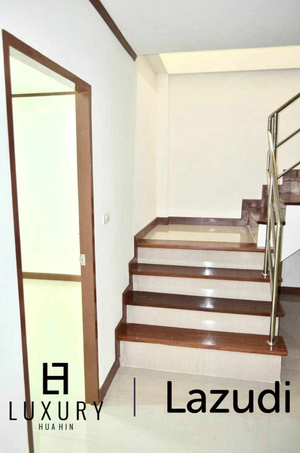 Urgent Sale! 3-Story Commercial Building with Tenant