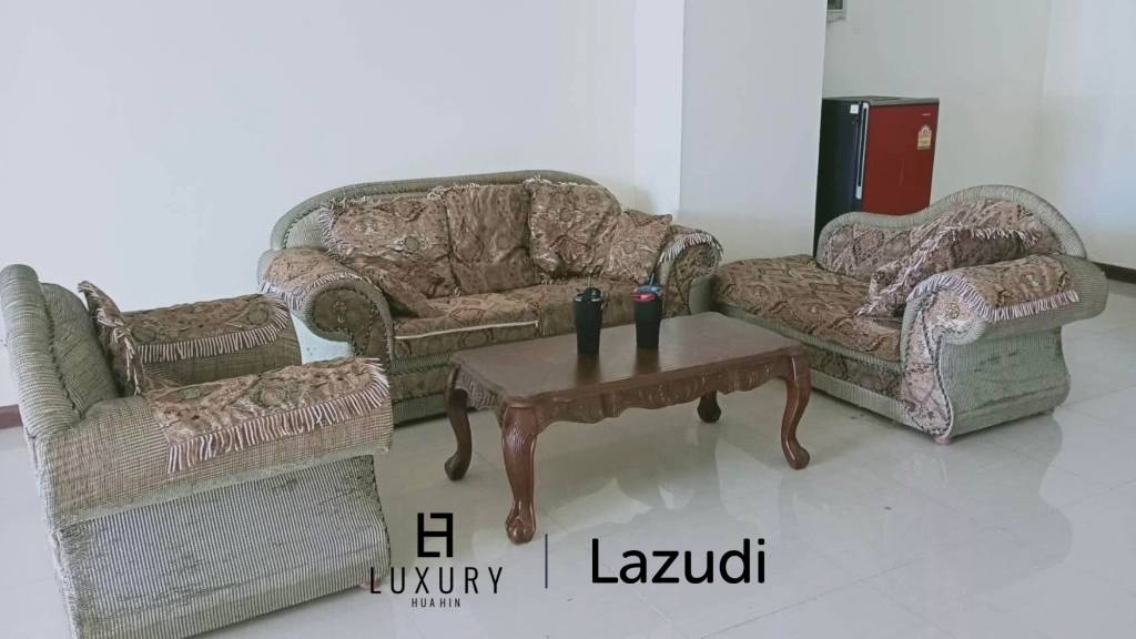 Urgent Sale! 3-Story Commercial Building with Tenant