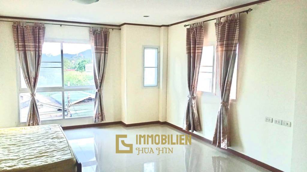 Dringender Verkauf! Zweistöckiges Geschäftsgebäude mit Mieter