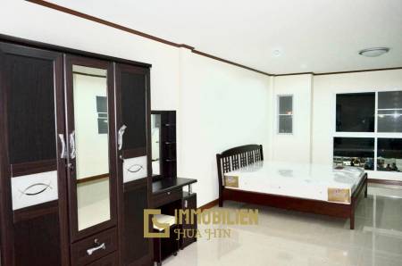 Dringender Verkauf! Zweistöckiges Geschäftsgebäude mit Mieter