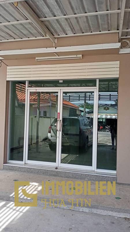 Dringender Verkauf! Zweistöckiges Geschäftsgebäude mit Mieter