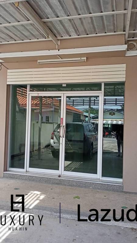 Urgent Sale! 3-Story Commercial Building with Tenant