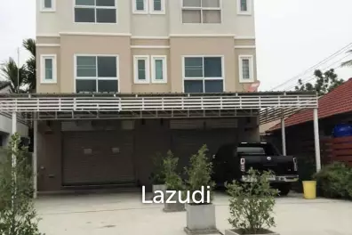 Urgent Sale! 3-Story Commercial Building with Tenant