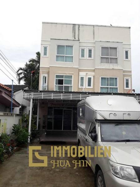 Dringender Verkauf! Zweistöckiges Geschäftsgebäude mit Mieter