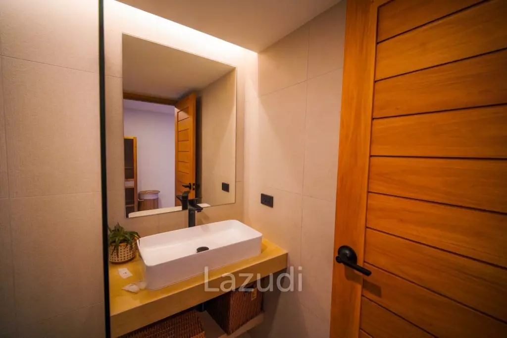 3 Beds 4 Baths 220 SQ.M. Townhouse In Wongamat Pattaya