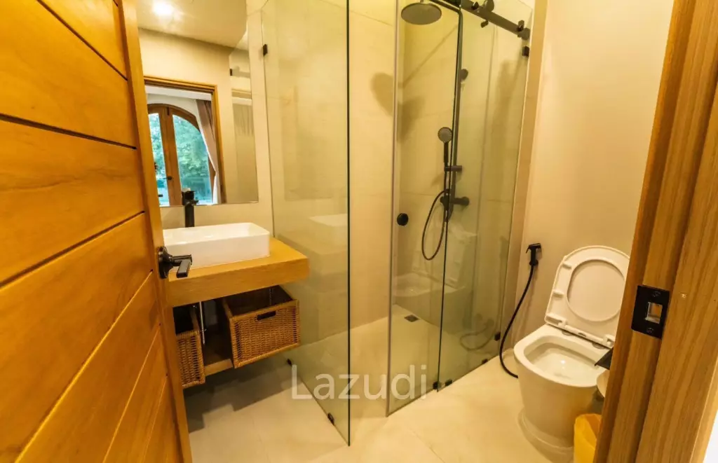3 Beds 4 Baths 220 SQ.M. Townhouse In Wongamat Pattaya