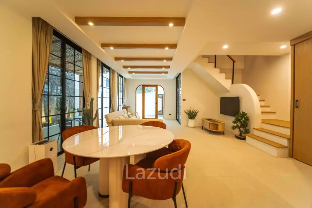 3 Beds 4 Baths 220 SQ.M. Townhouse In Wongamat Pattaya