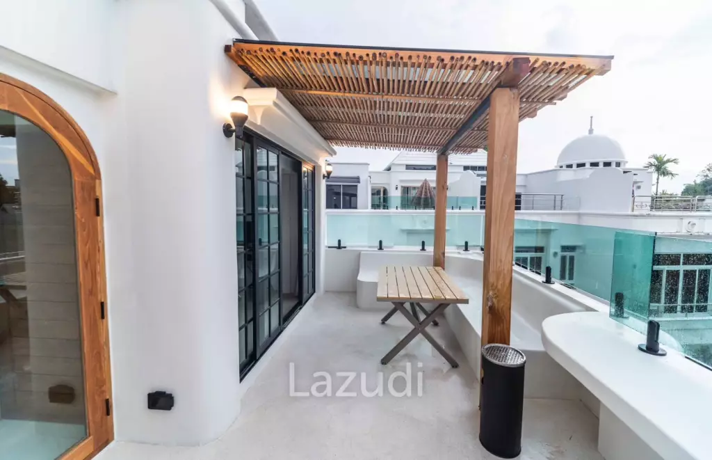 3 Beds 4 Baths 220 SQ.M. Townhouse In Wongamat Pattaya