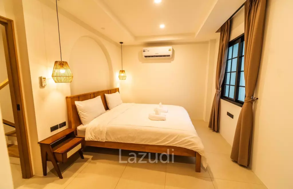 3 Beds 4 Baths 220 SQ.M. Townhouse In Wongamat Pattaya