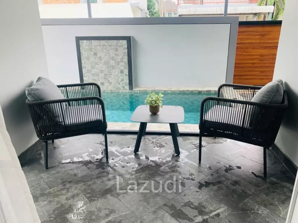 3 Beds 2 Baths 180 SQ.M Uraiwan Park View