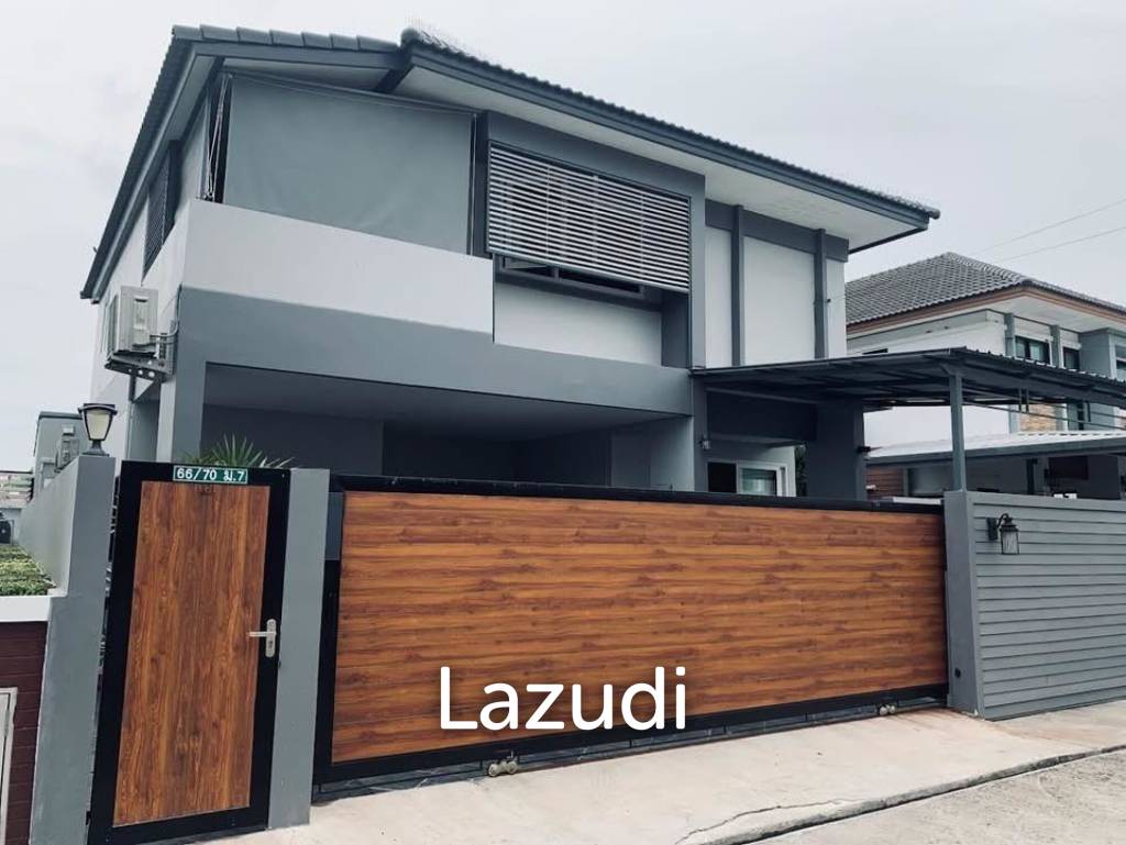 3 Beds 2 Baths 180 SQ.M Uraiwan Park View