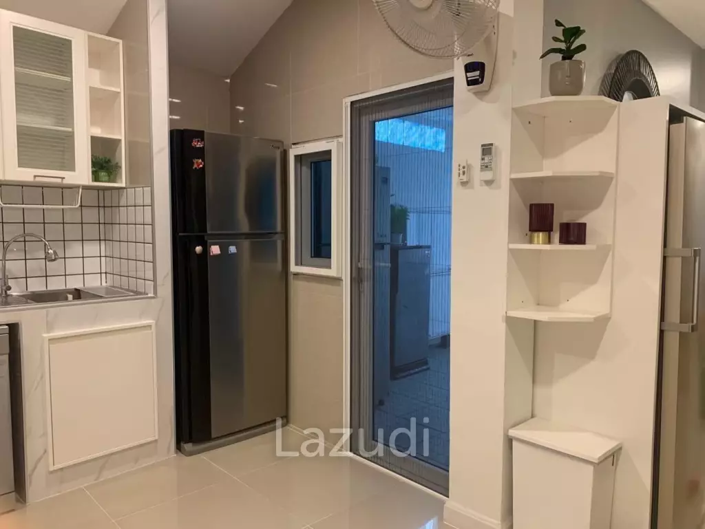 3 Beds 2 Baths 180 SQ.M Uraiwan Park View