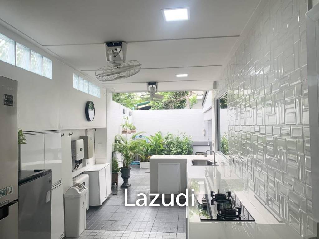 3 Beds 2 Baths 180 SQ.M Uraiwan Park View