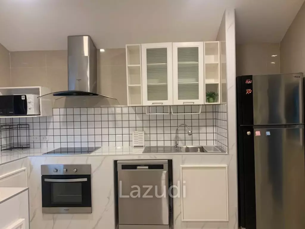 3 Beds 2 Baths 180 SQ.M Uraiwan Park View