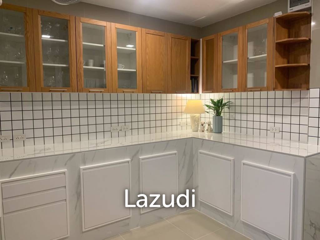 3 Beds 2 Baths 180 SQ.M Uraiwan Park View