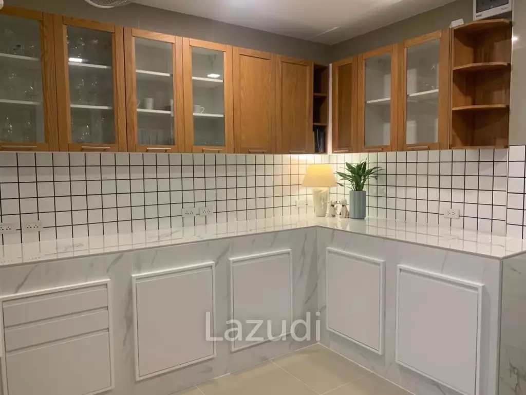 3 Beds 2 Baths 180 SQ.M Uraiwan Park View