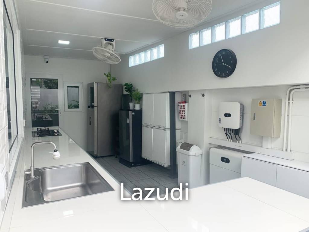 3 Beds 2 Baths 180 SQ.M Uraiwan Park View