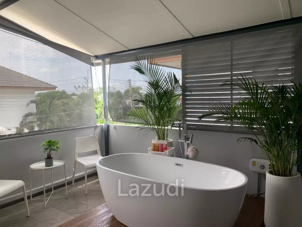 3 Beds 2 Baths 180 SQ.M Uraiwan Park View