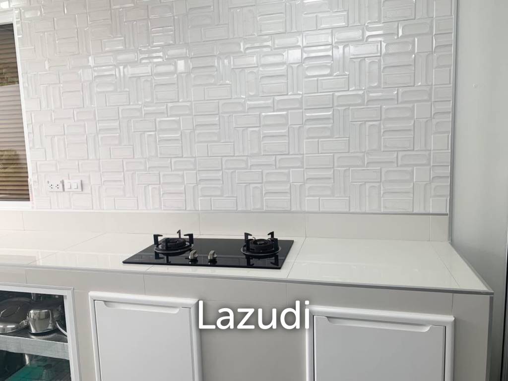 3 Beds 2 Baths 180 SQ.M Uraiwan Park View