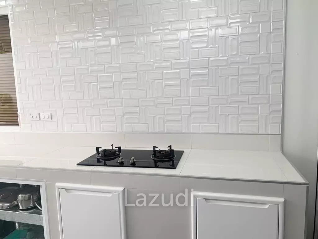 3 Beds 2 Baths 180 SQ.M Uraiwan Park View