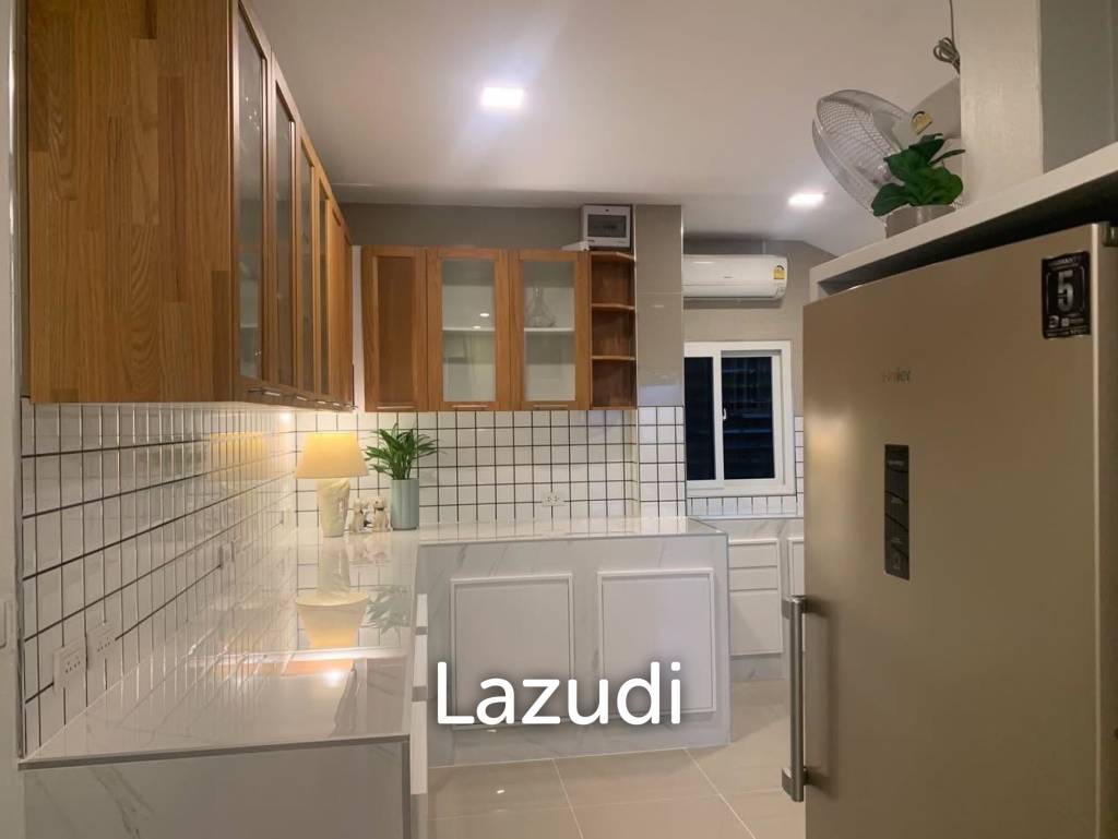 3 Beds 2 Baths 180 SQ.M Uraiwan Park View