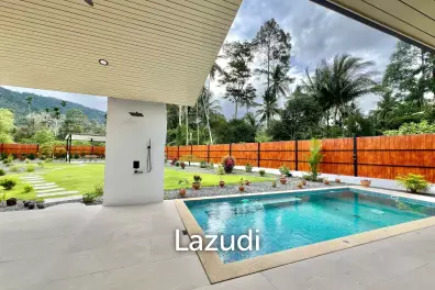 Brand New 3-Bed Pool Villa with Mountain Views - in Lamai