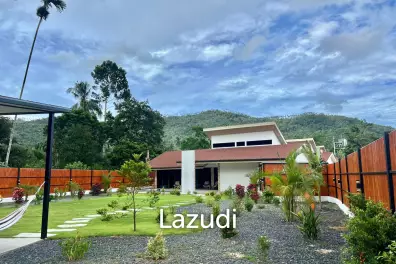 Brand New 3-Bed Pool Villa with Mountain Views - in Lamai