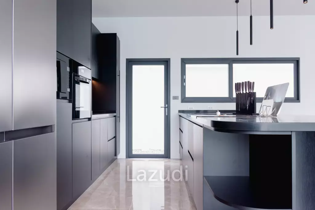 Modern Detached Villa with Pool in Hua Hin