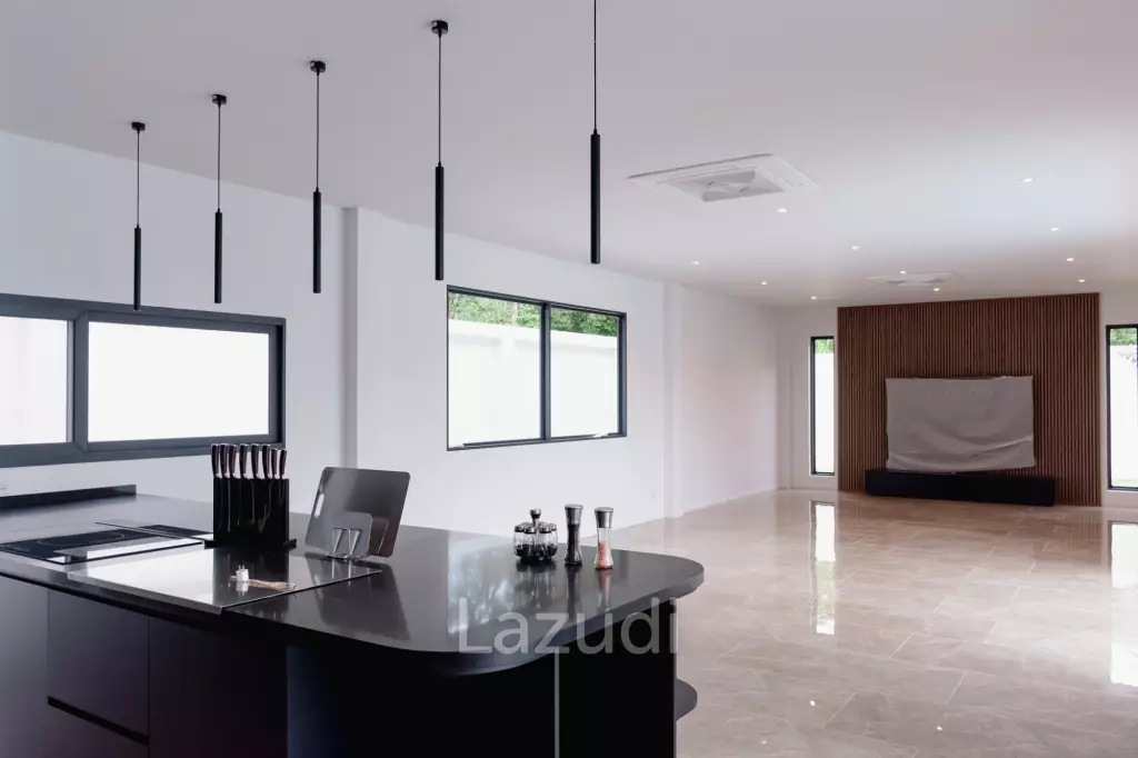 Modern Detached Villa with Pool in Hua Hin