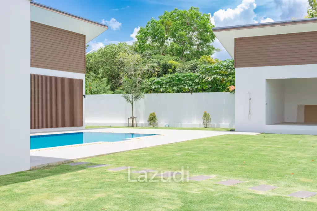Modern Detached Villa with Pool in Hua Hin