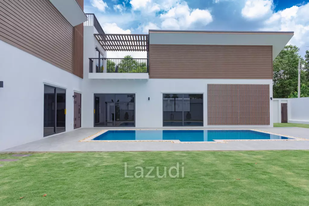 Modern Detached Villa with Pool in Hua Hin