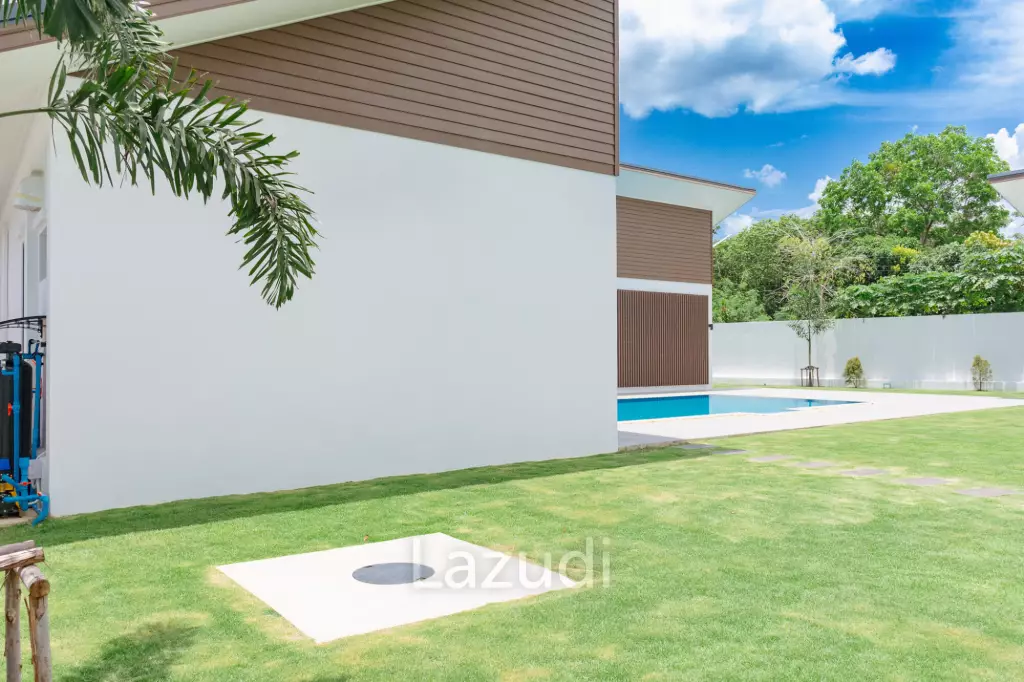 Modern Detached Villa with Pool in Hua Hin