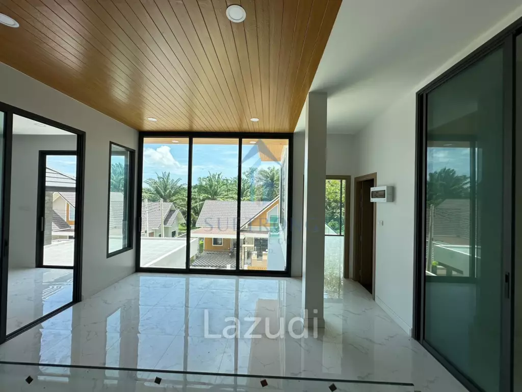 Modern Two-Story Villa in Krabi Noi Mueang Krabi