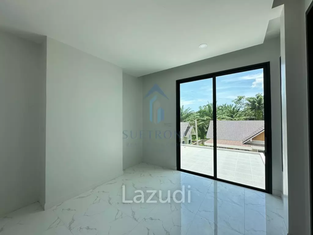 Modern Two-Story Villa in Krabi Noi Mueang Krabi