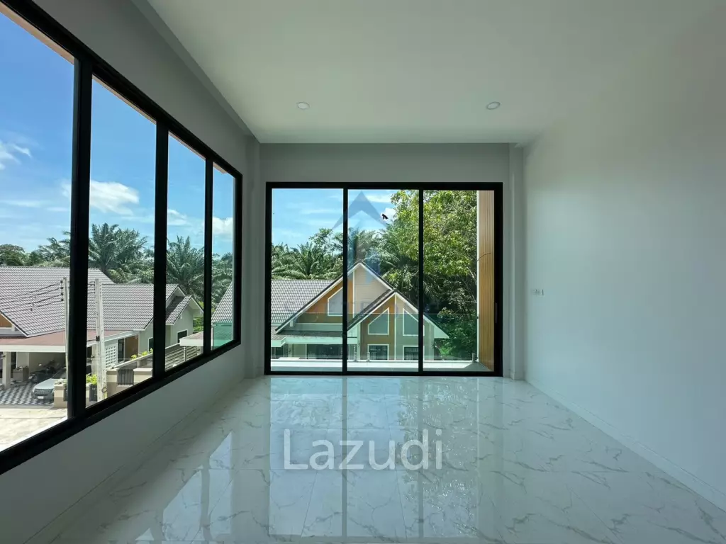 Modern Two-Story Villa in Krabi Noi Mueang Krabi