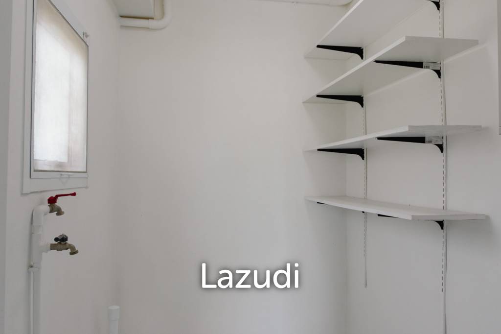 Дом 1,600 кв.м. 5 Кровать 