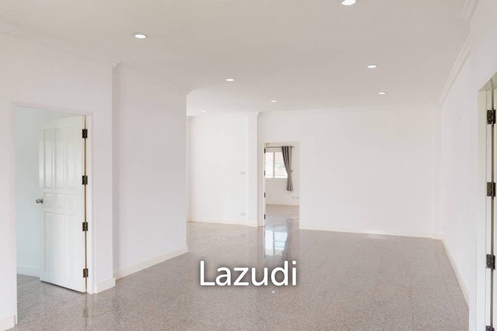 Дом 1,600 кв.м. 5 Кровать 