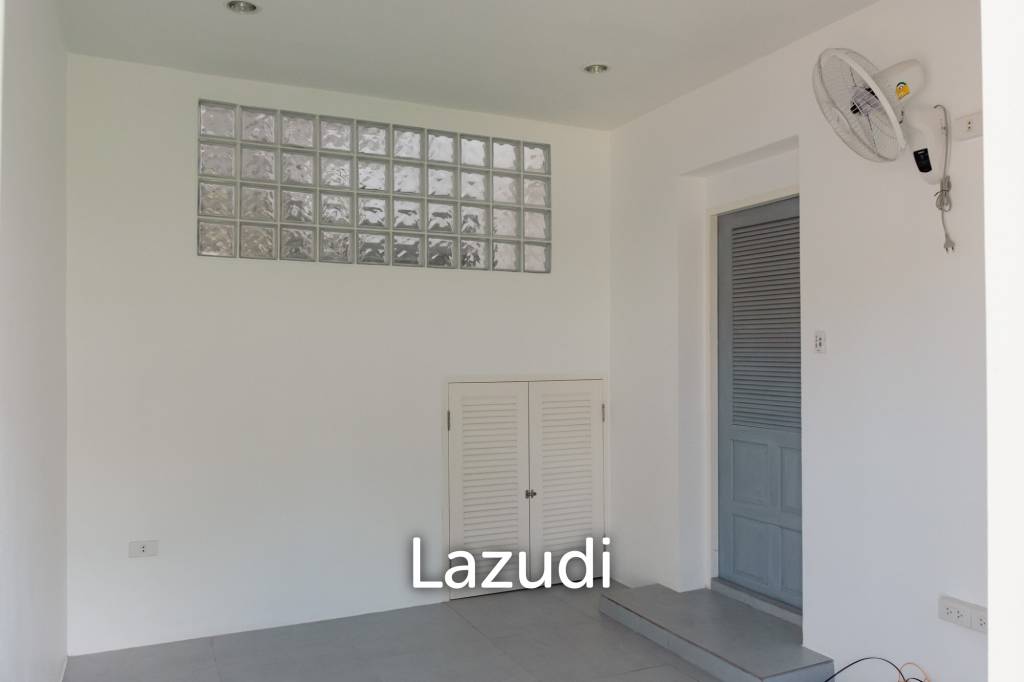 Дом 1,600 кв.м. 5 Кровать 