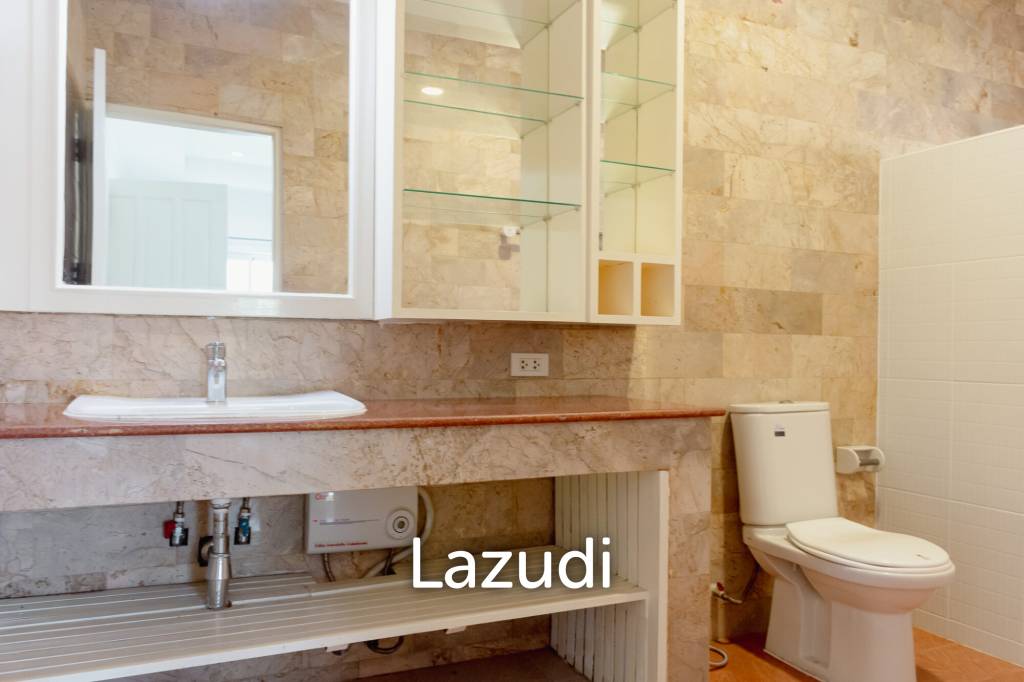 Дом 1,600 кв.м. 5 Кровать 