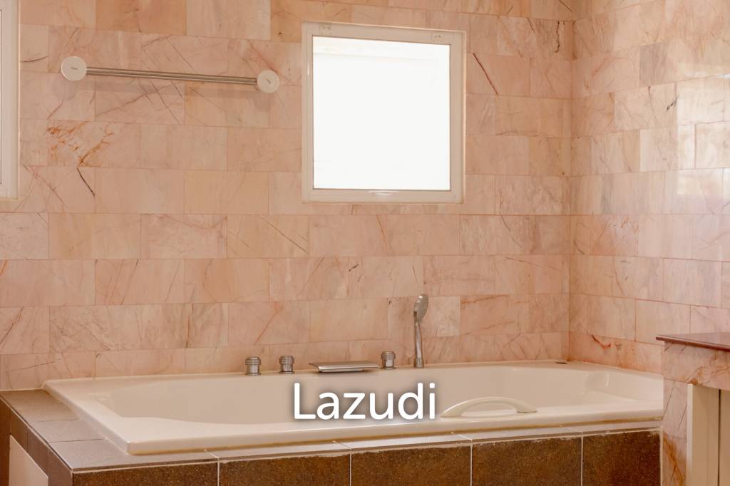 Дом 1,600 кв.м. 5 Кровать 