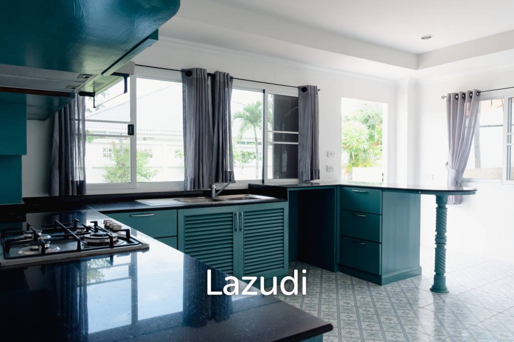 Дом 1,600 кв.м. 5 Кровать 