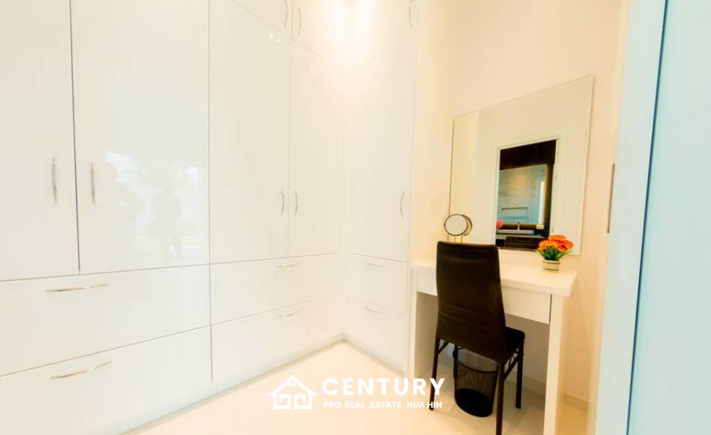 723 ตร.ม 3 เตียง 3 อาบน้ำ วิลล่า For ขาย