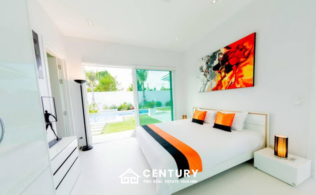 723 ตร.ม 3 เตียง 3 อาบน้ำ วิลล่า For ขาย