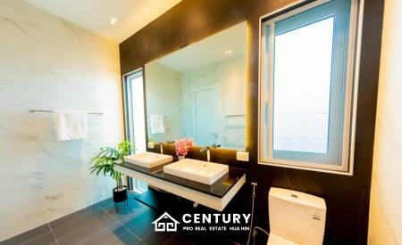 723 ตร.ม 3 เตียง 3 อาบน้ำ วิลล่า For ขาย