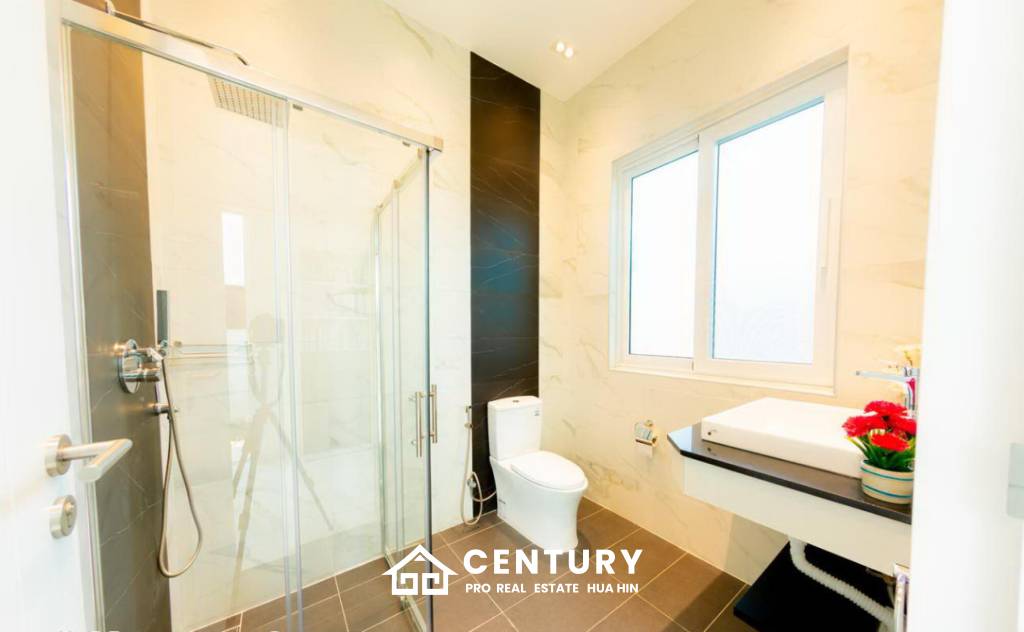 723 ตร.ม 3 เตียง 3 อาบน้ำ วิลล่า For ขาย