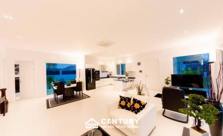 723 ตร.ม 3 เตียง 3 อาบน้ำ วิลล่า For ขาย