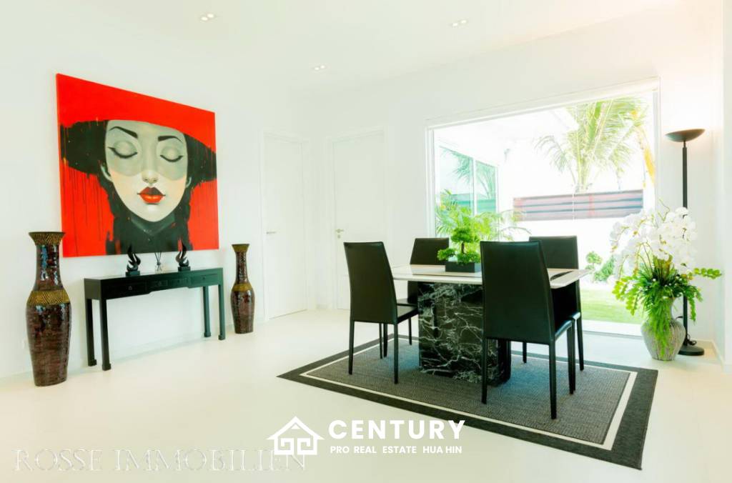 723 ตร.ม 3 เตียง 3 อาบน้ำ วิลล่า For ขาย