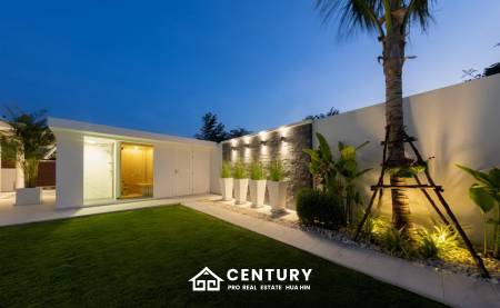 723 ตร.ม 3 เตียง 3 อาบน้ำ วิลล่า For ขาย